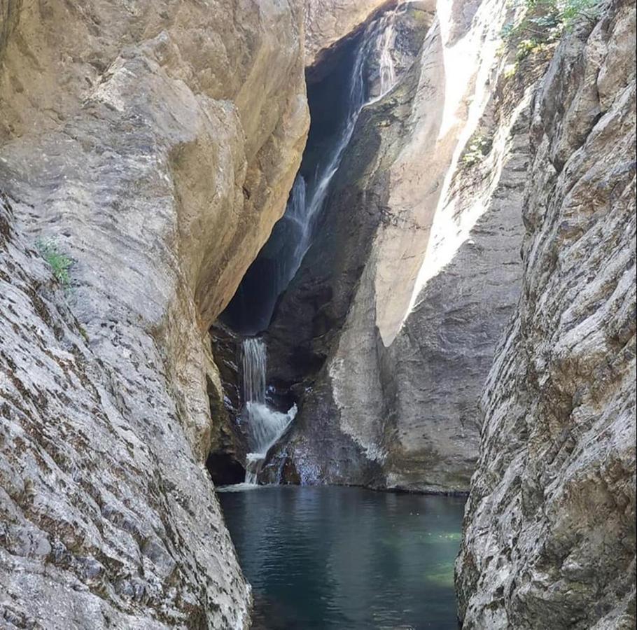 Kulla E Vjeter Ξενοδοχείο Koman Εξωτερικό φωτογραφία